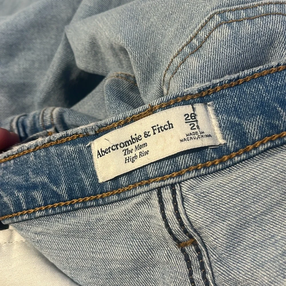 Abercrombie mom high rise jeans - Picture 4 of 6